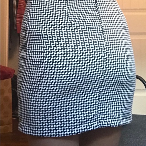 VINTAGE MINI SKIRT - Picture 2 of 4